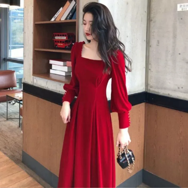 Autumn and Winter French Style Draping Velvet Dress New Year Battle Robe