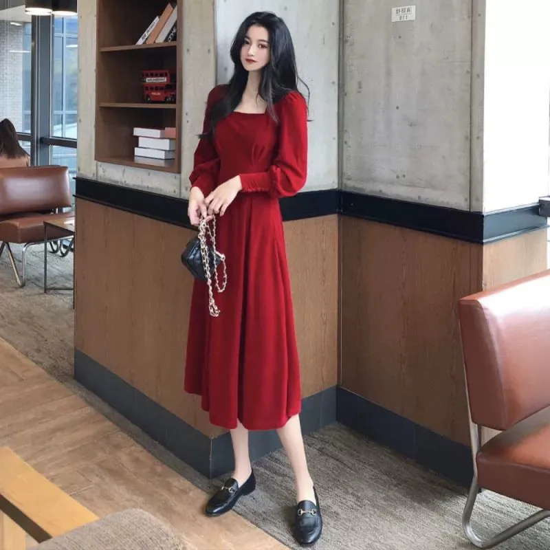 Autumn and Winter French Style Draping Velvet Dress New Year Battle Robe