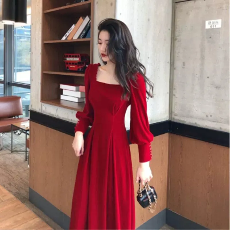 Autumn and Winter French Style Draping Velvet Dress New Year Battle Robe