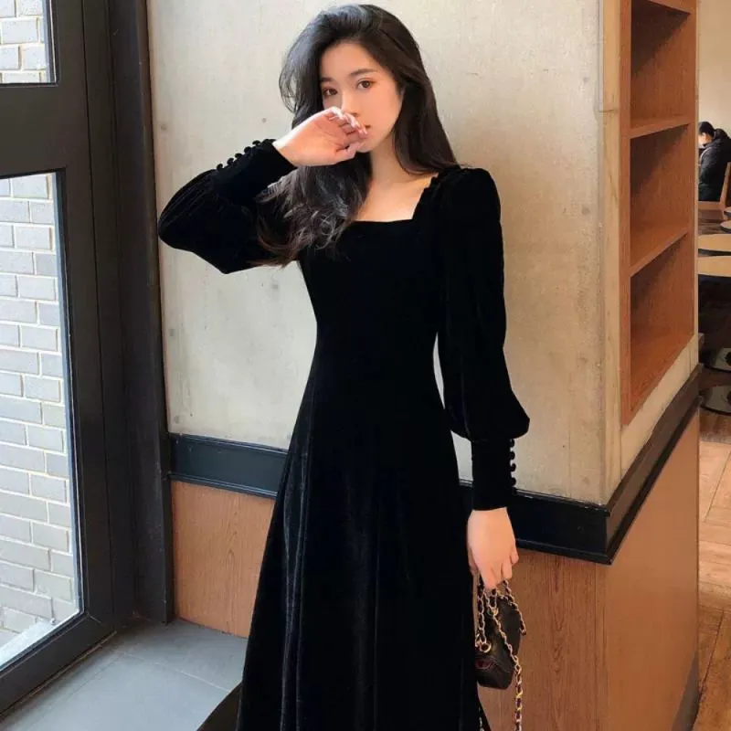 Autumn and Winter French Style Draping Velvet Dress New Year Battle Robe