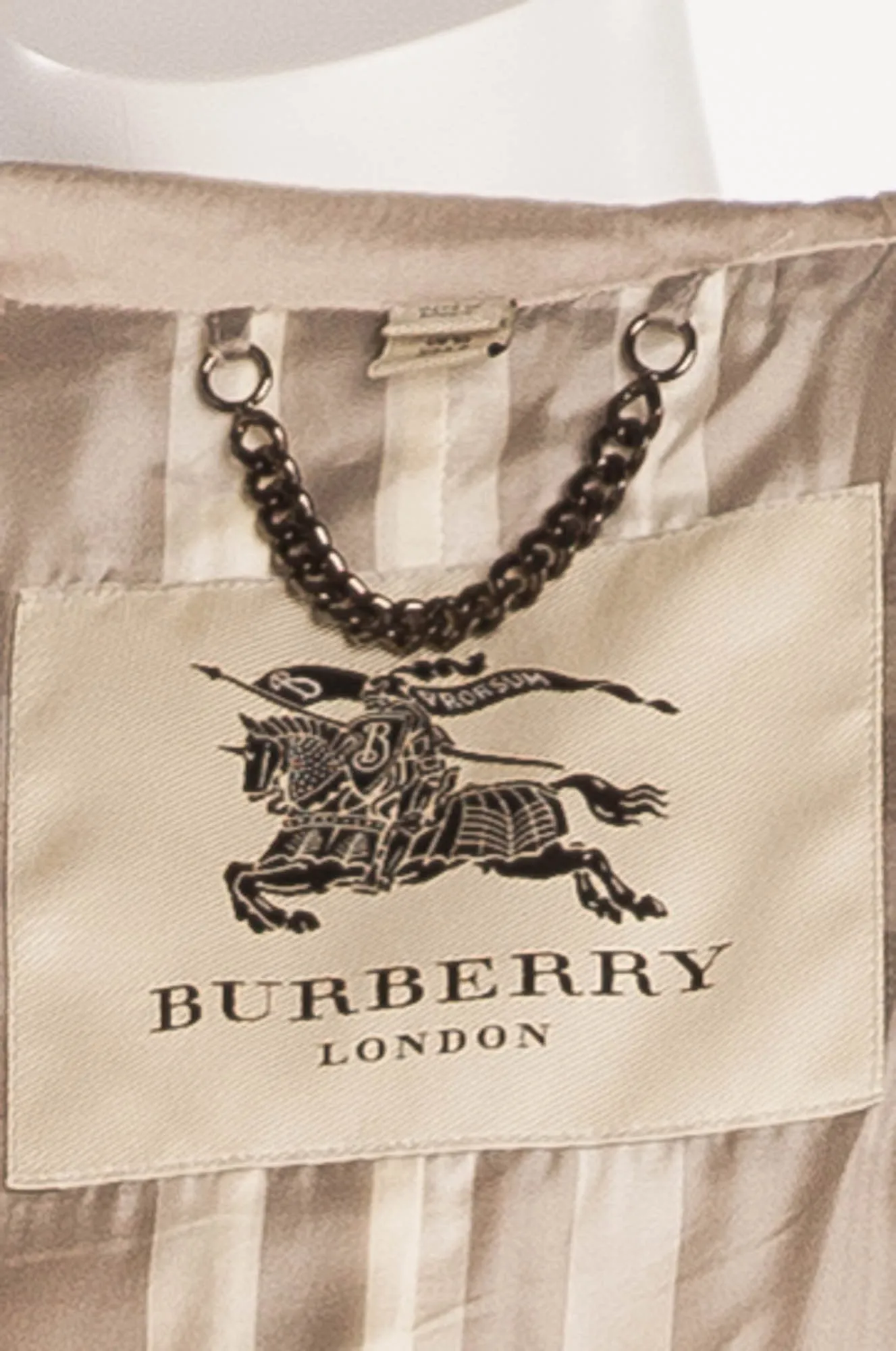 Burberry - Beige Button Up Coat - US 8
