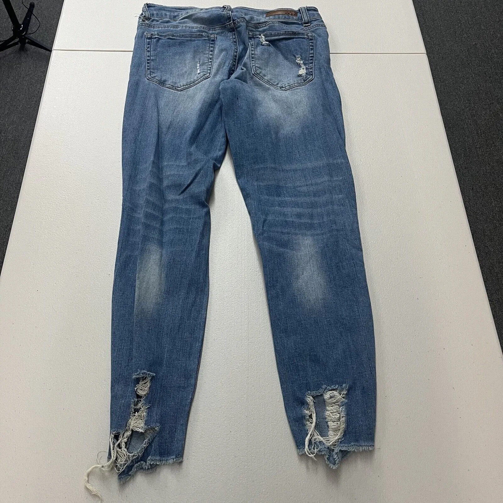 Dollhouse Women's Charley Jeans Size 9 Medium Wash Blue Distressed Skinny