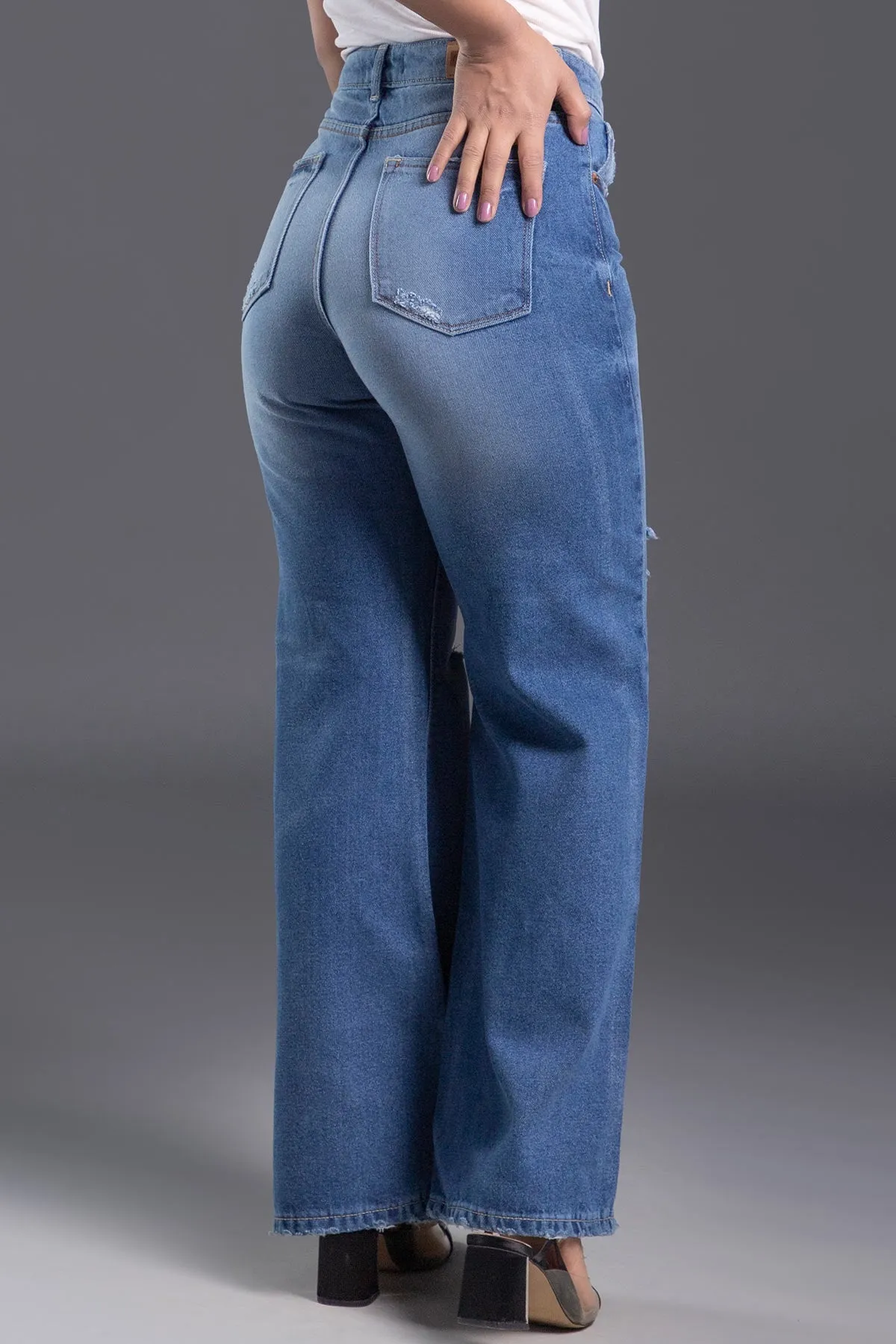 Eden Ripped Mom Jeans