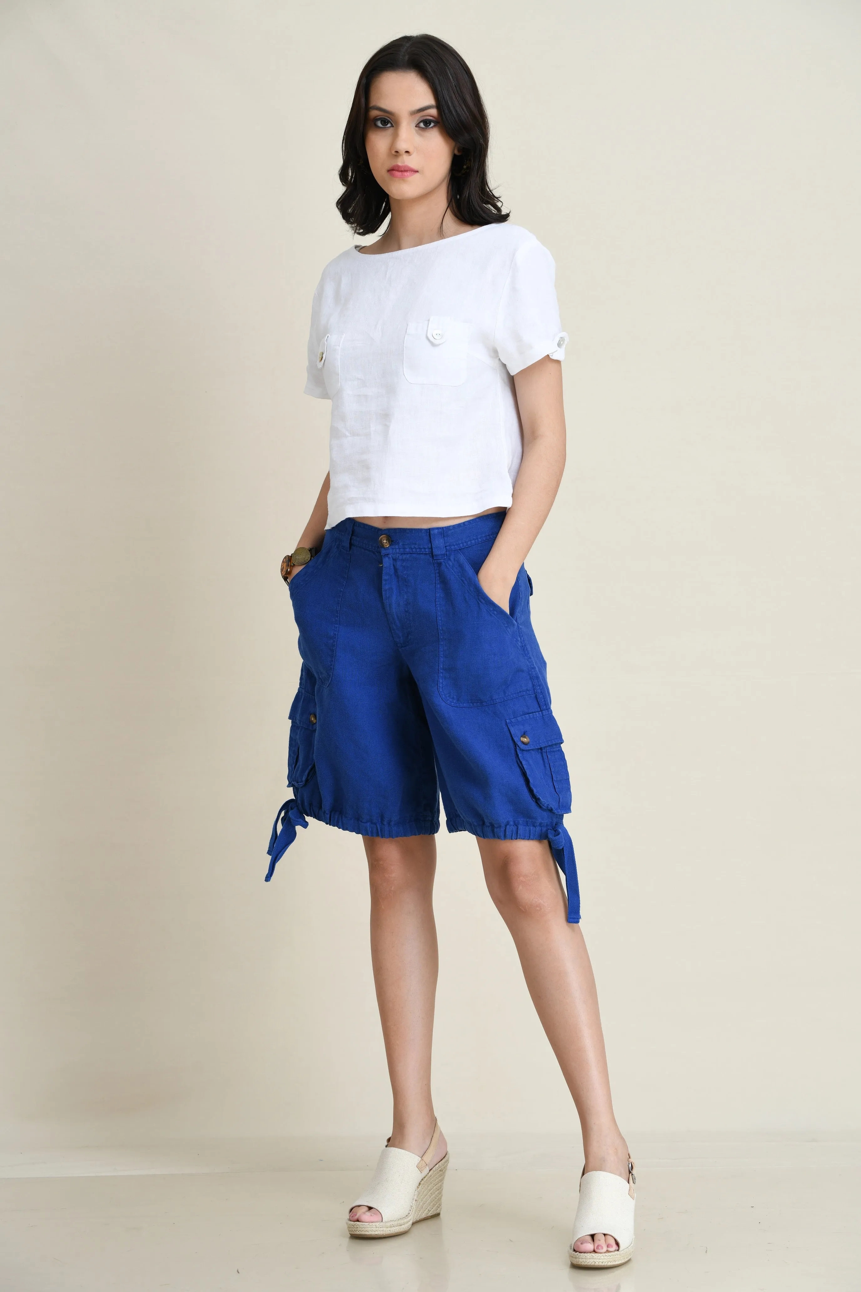 LINEN CARGO SHORTS WITH TIE-UP LEG FOLDS