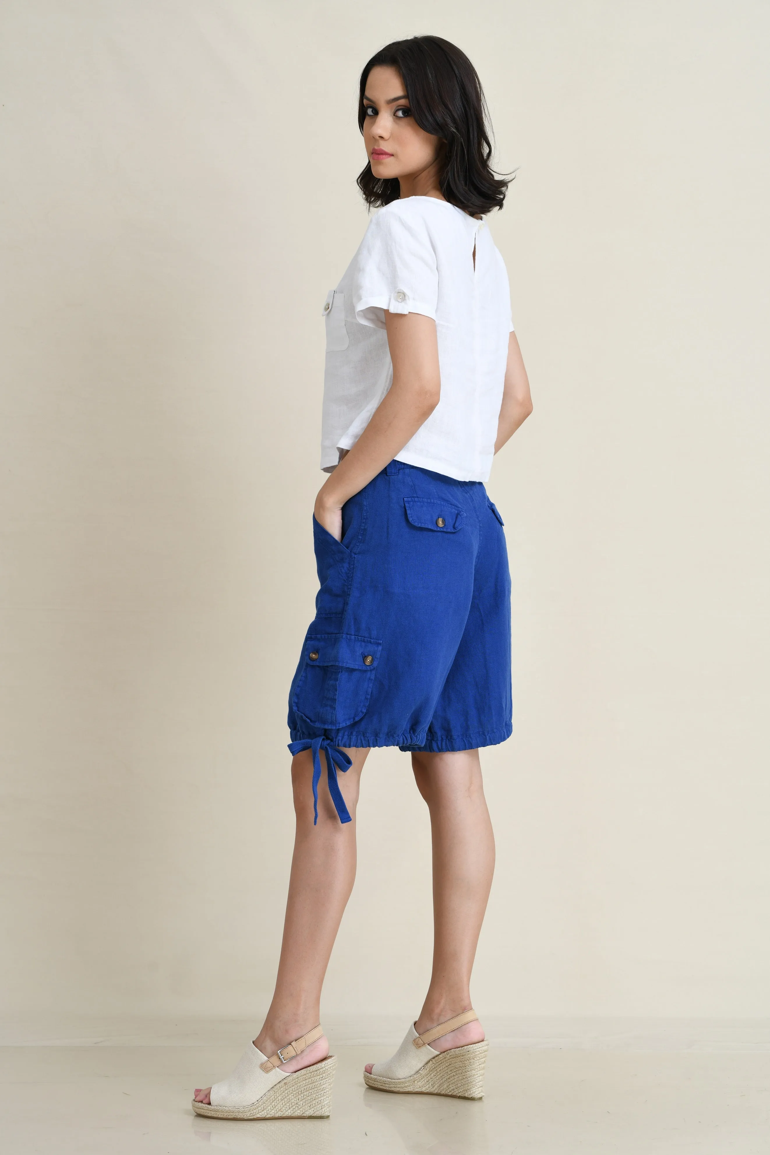 LINEN CARGO SHORTS WITH TIE-UP LEG FOLDS