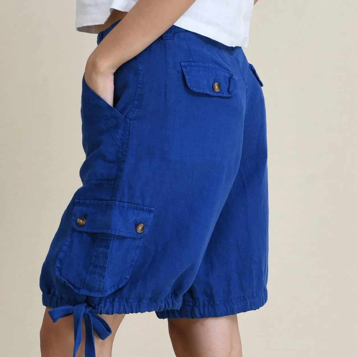 LINEN CARGO SHORTS WITH TIE-UP LEG FOLDS