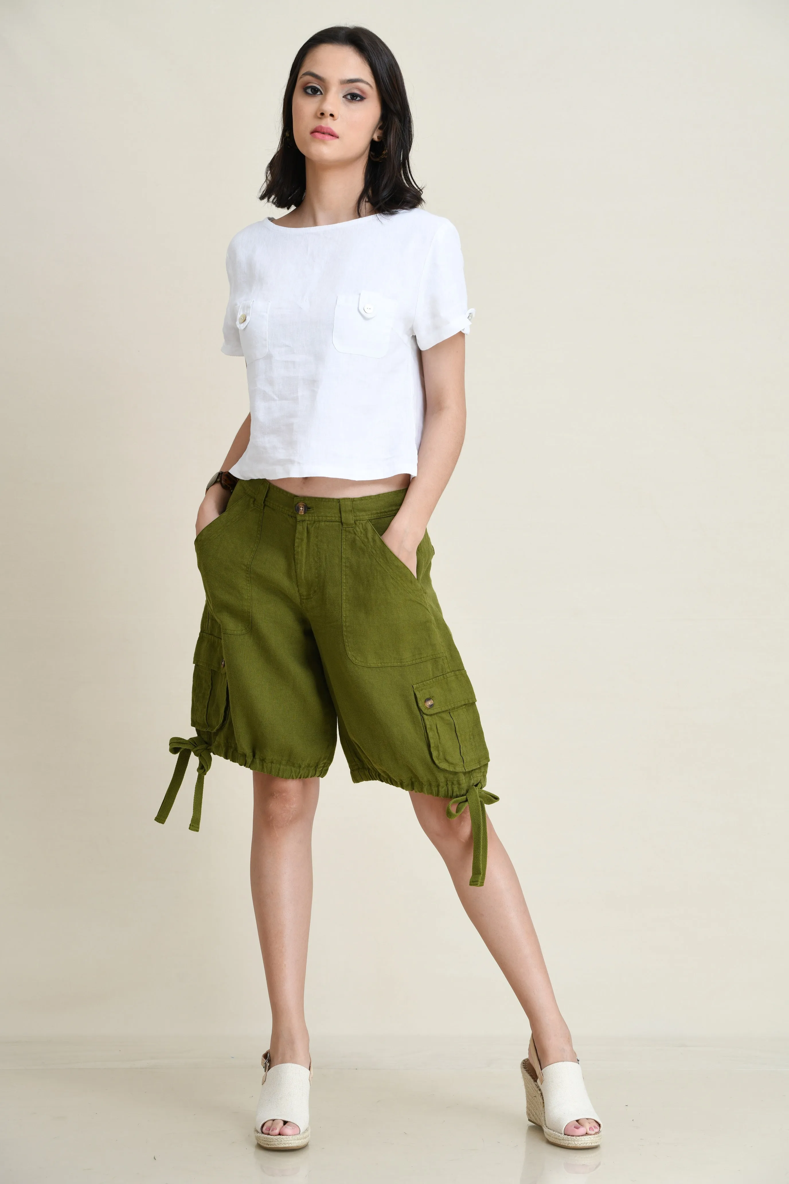 LINEN CARGO SHORTS WITH TIE-UP LEG FOLDS