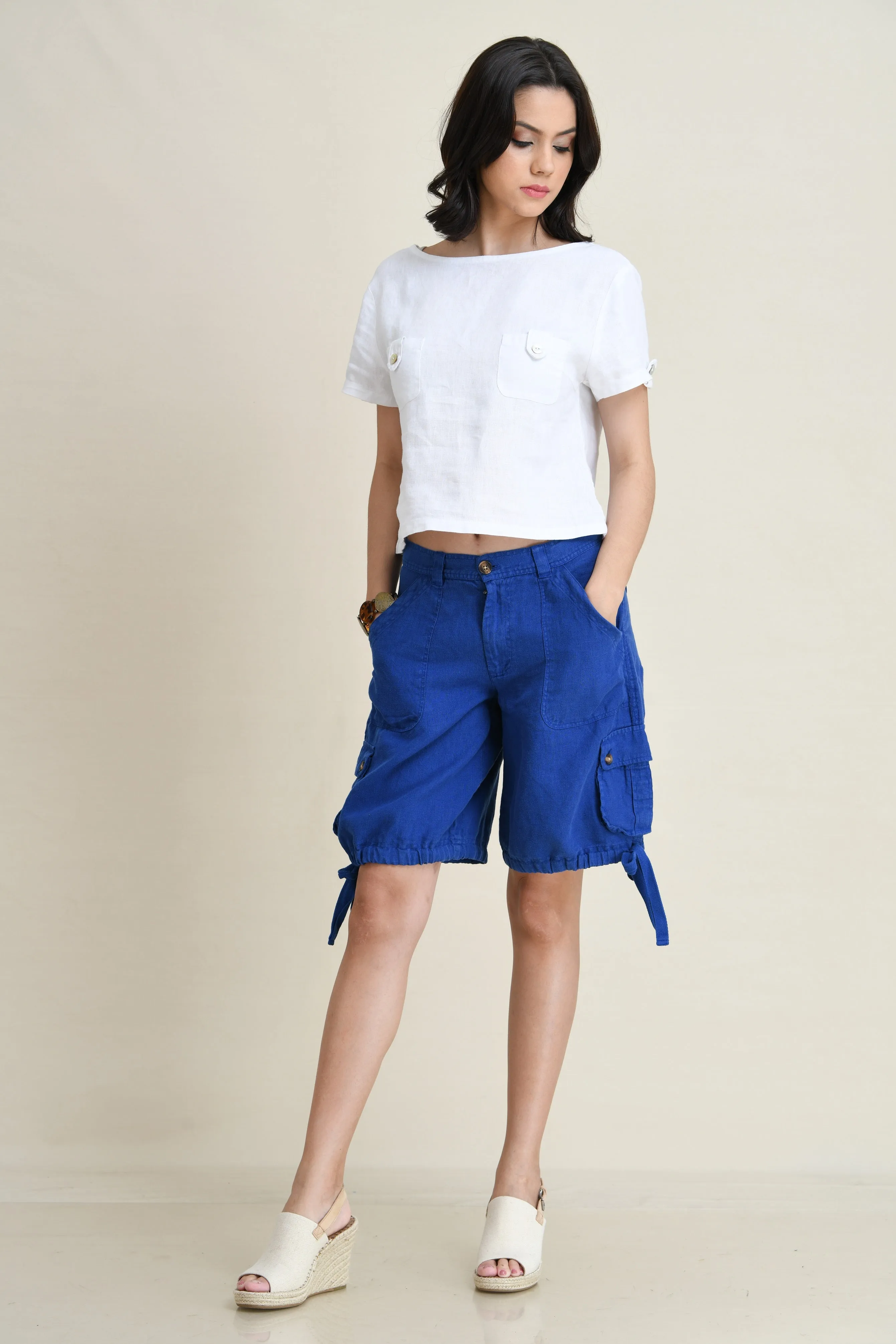 LINEN CARGO SHORTS WITH TIE-UP LEG FOLDS