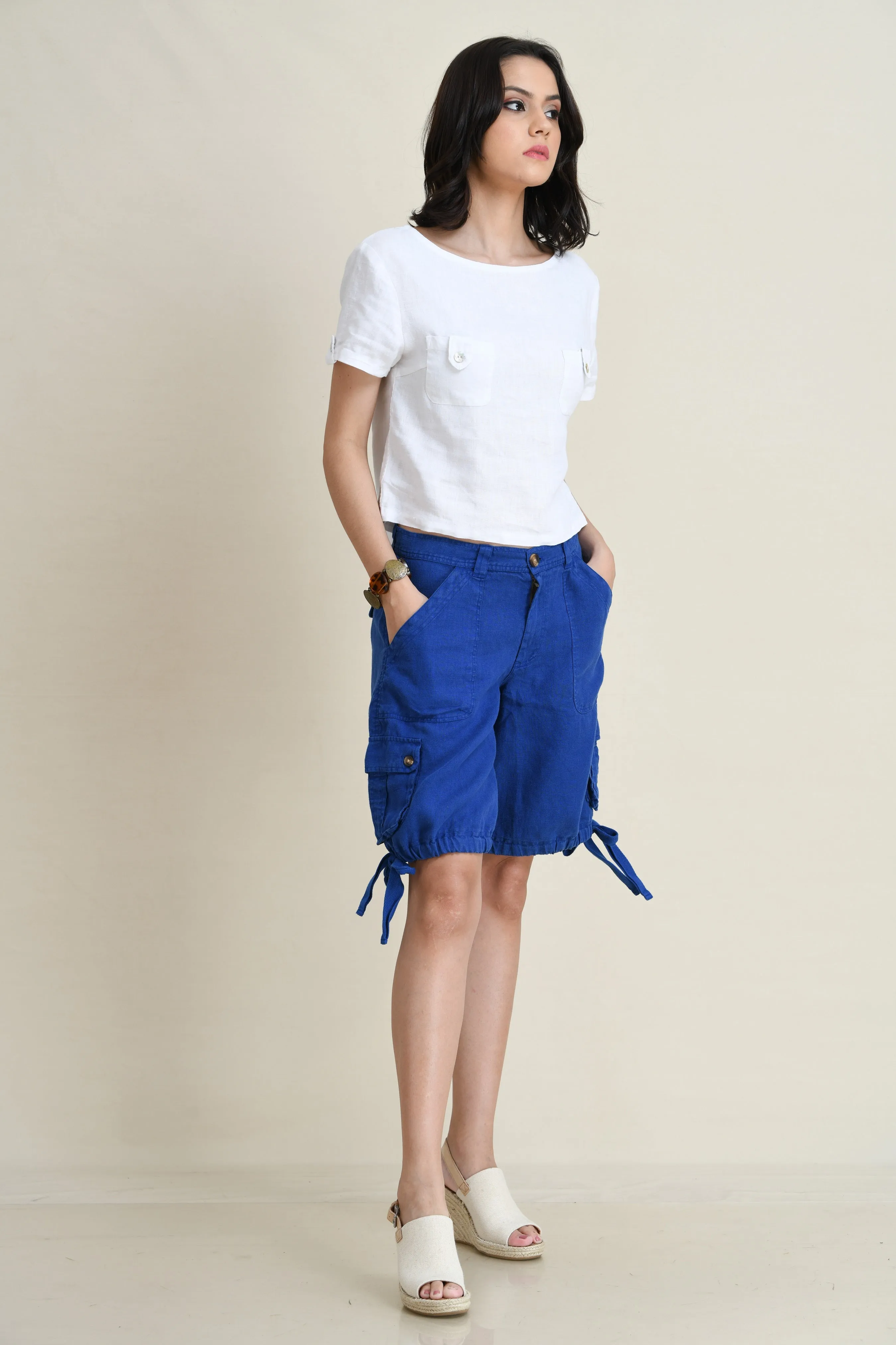 LINEN CARGO SHORTS WITH TIE-UP LEG FOLDS