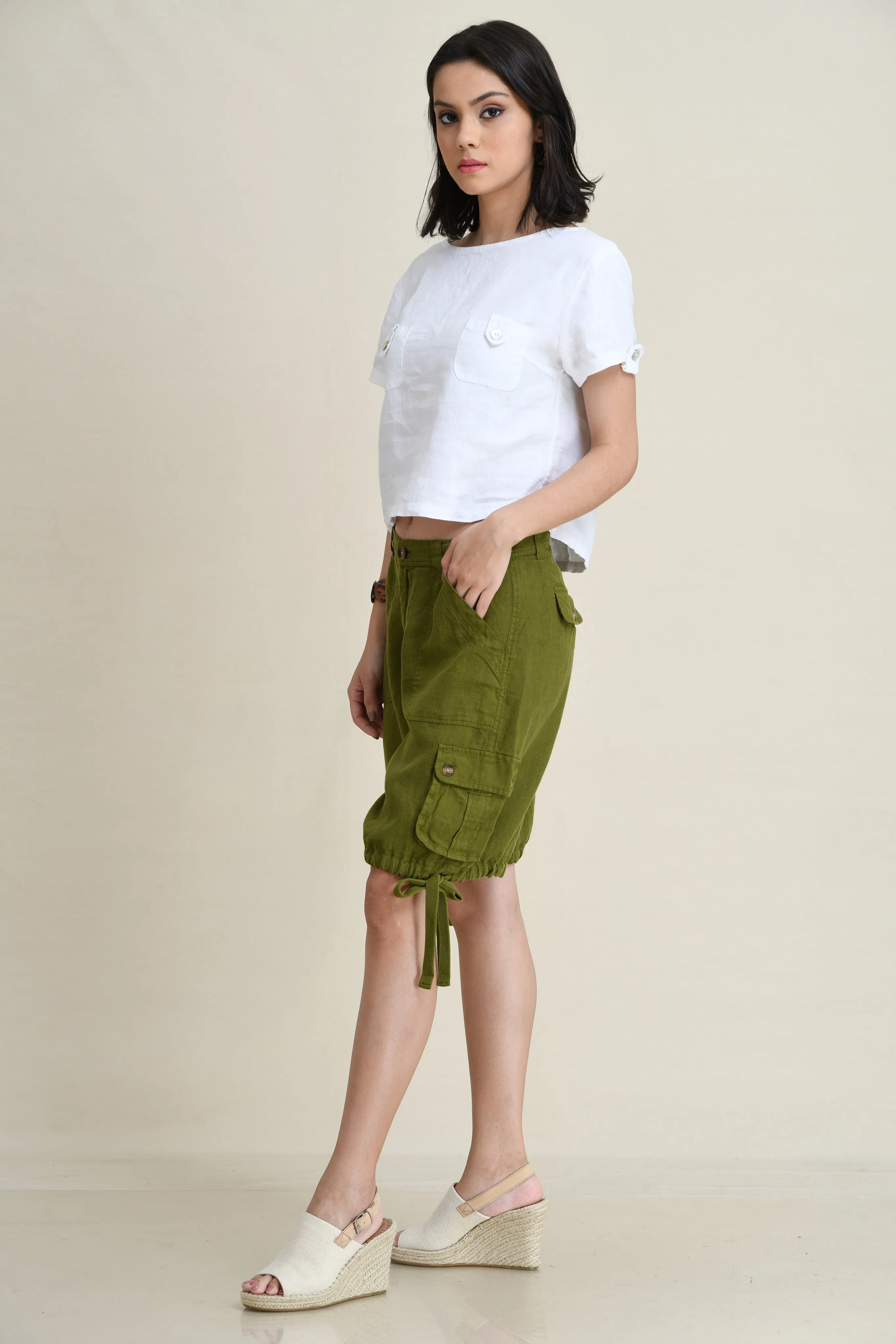 LINEN CARGO SHORTS WITH TIE-UP LEG FOLDS
