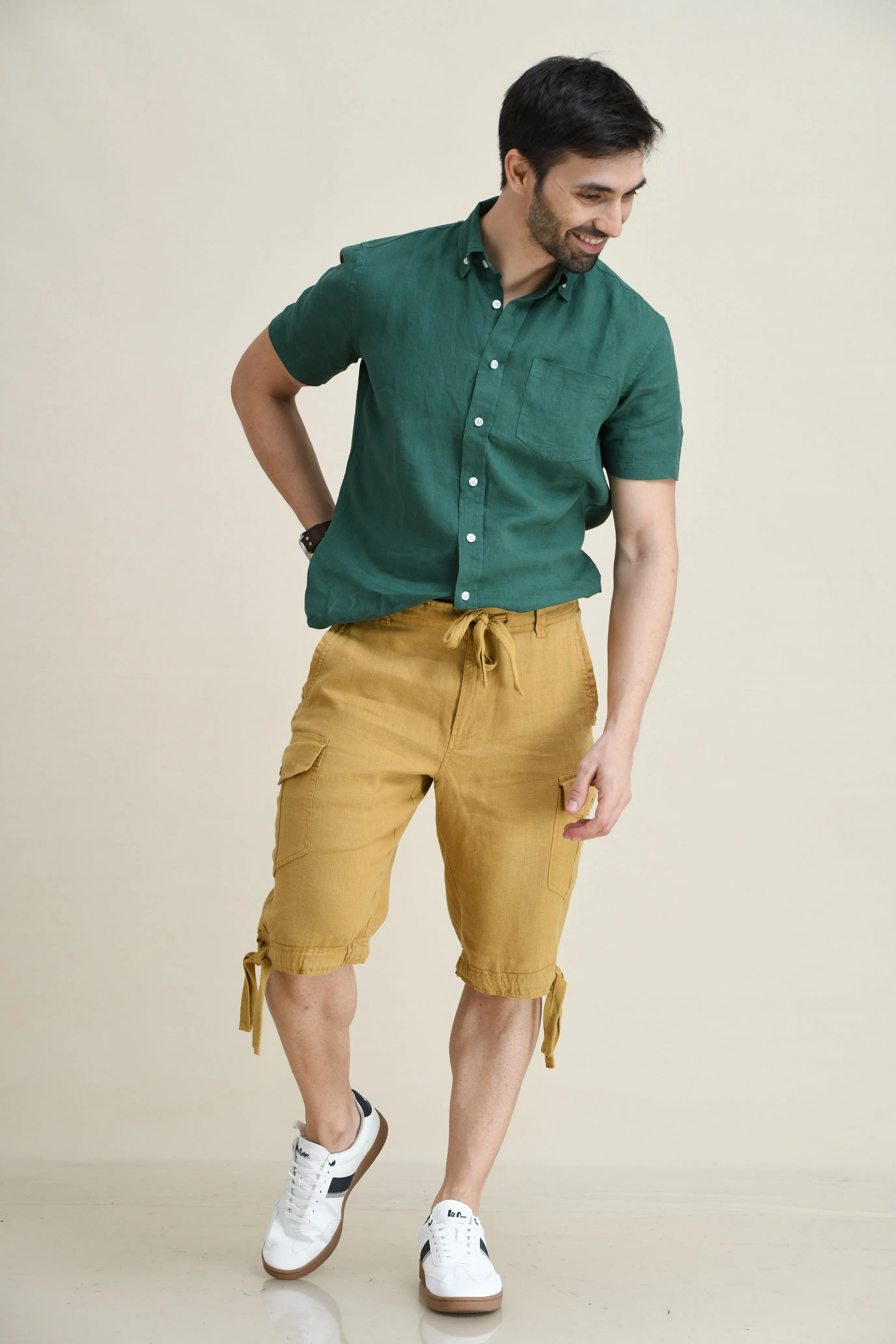 LINEN STARIGHT-LEG CARGO SHORTS WITH DRAWSTRINGS ON WAIST & LEG FOLD
