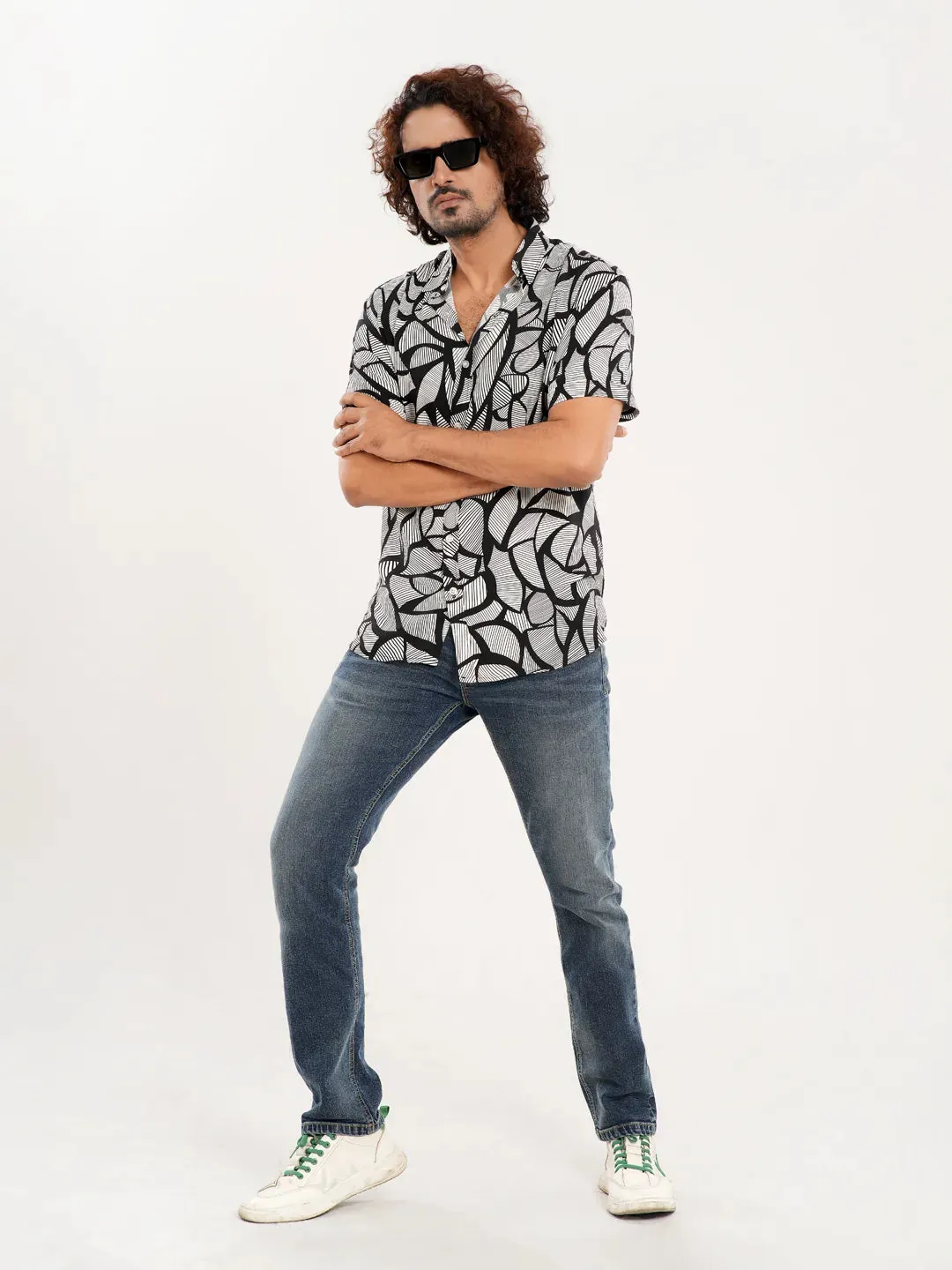 Men's Casual Half Sleeve Printed in Black Shirt