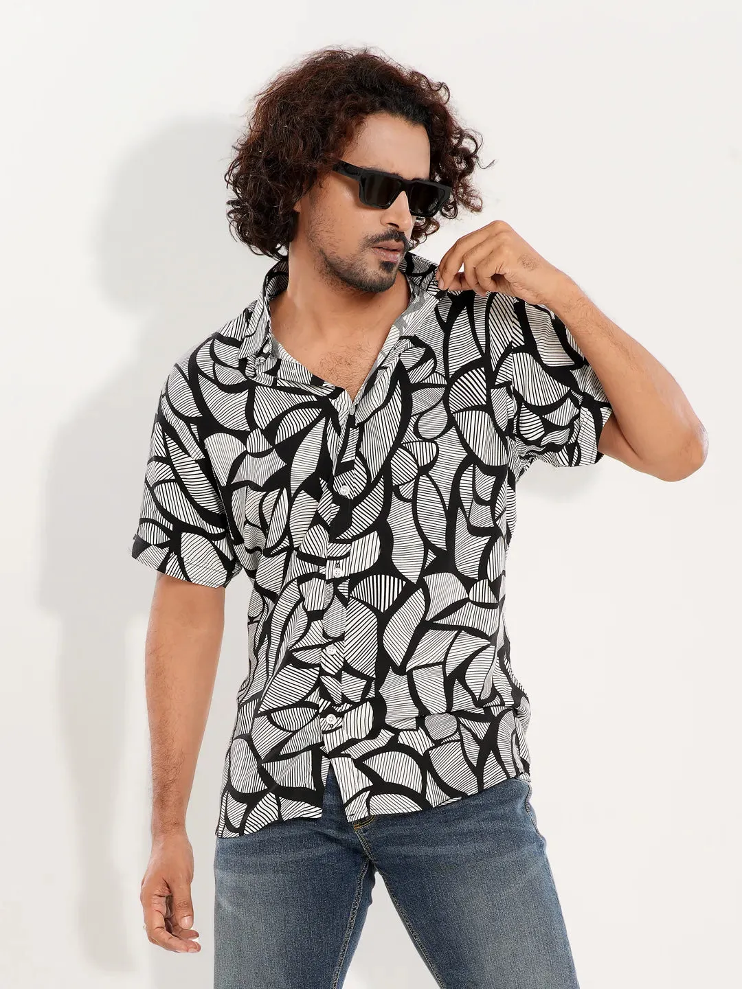 Men's Casual Half Sleeve Printed in Black Shirt