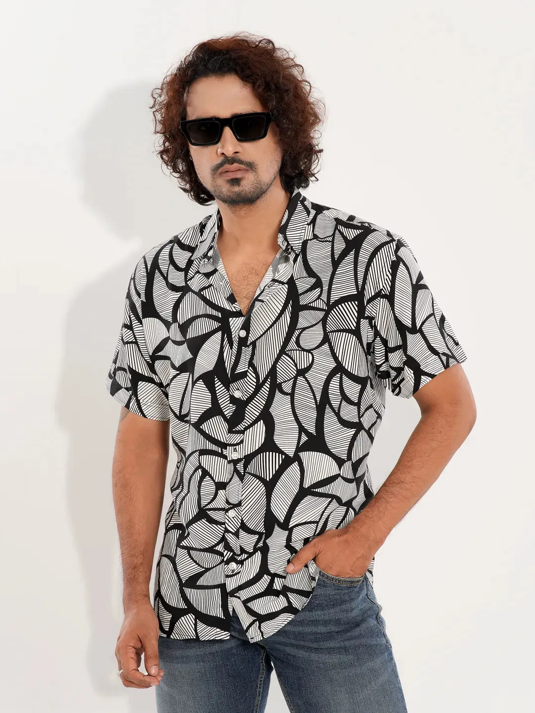 Men's Casual Half Sleeve Printed in Black Shirt