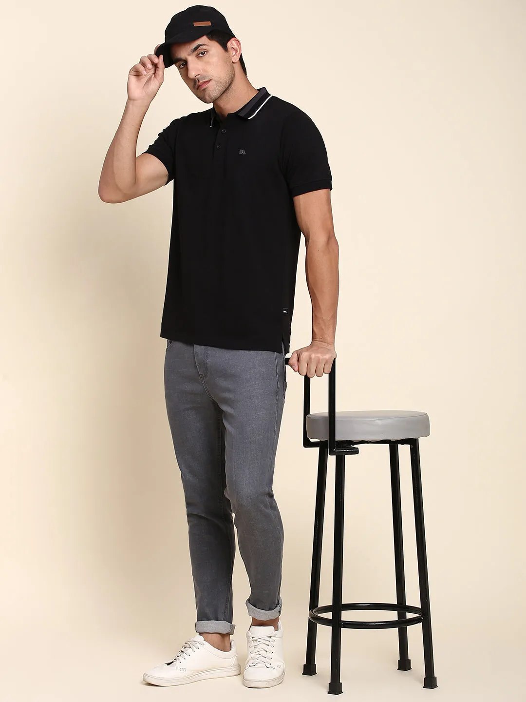 Men's Slim Fit Grey Jeans With 5-Pockets Mid-Rise Stretchable Waistband & Belt Loops