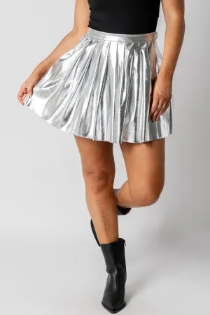 Pleated faux leather tennis skort silver