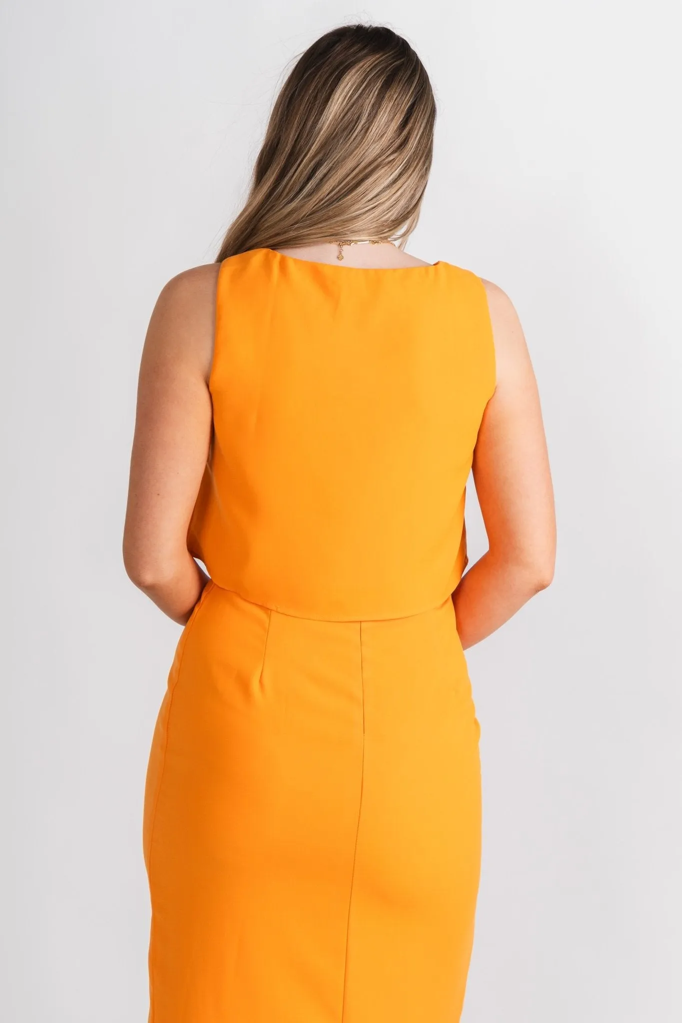 Sleeveless crop tank top orange