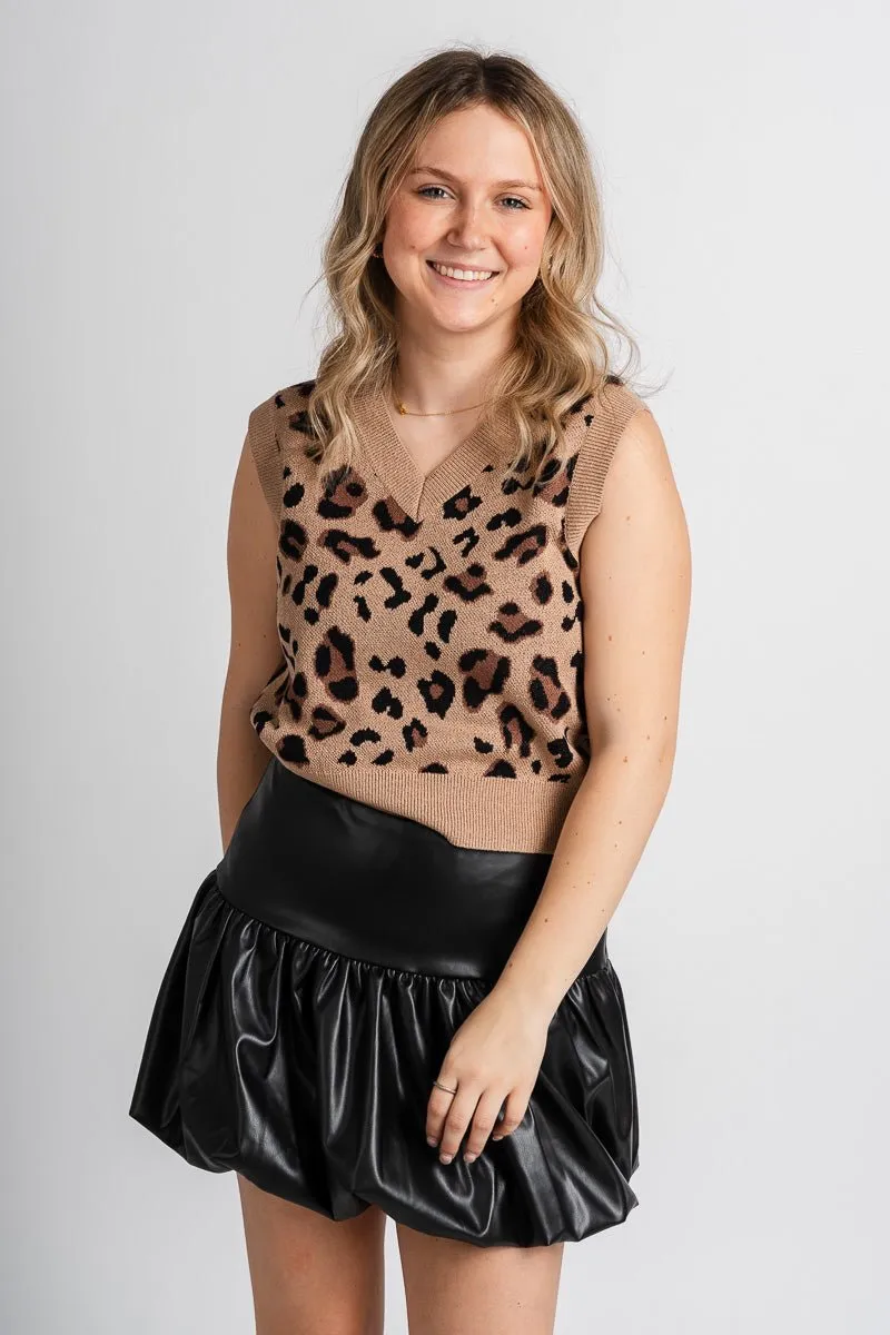 Sleeveless leopard crop sweater brown