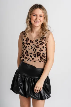 Sleeveless leopard crop sweater brown