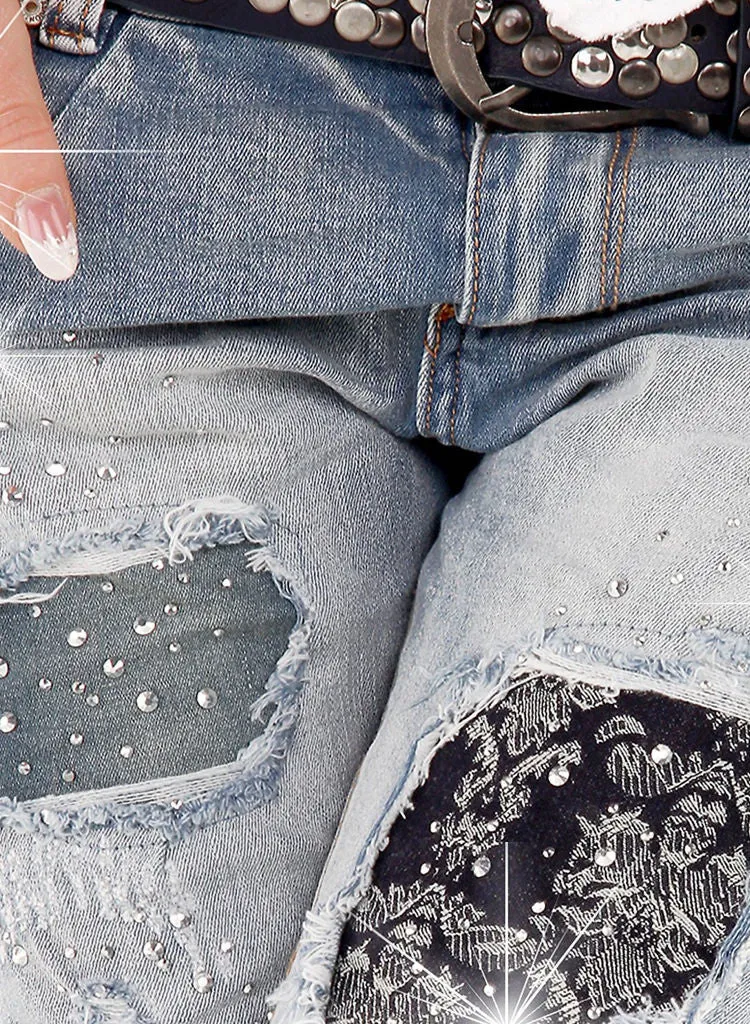 Stylish Relaxed Boyfriend fit, vintage distressed worn look jeans.