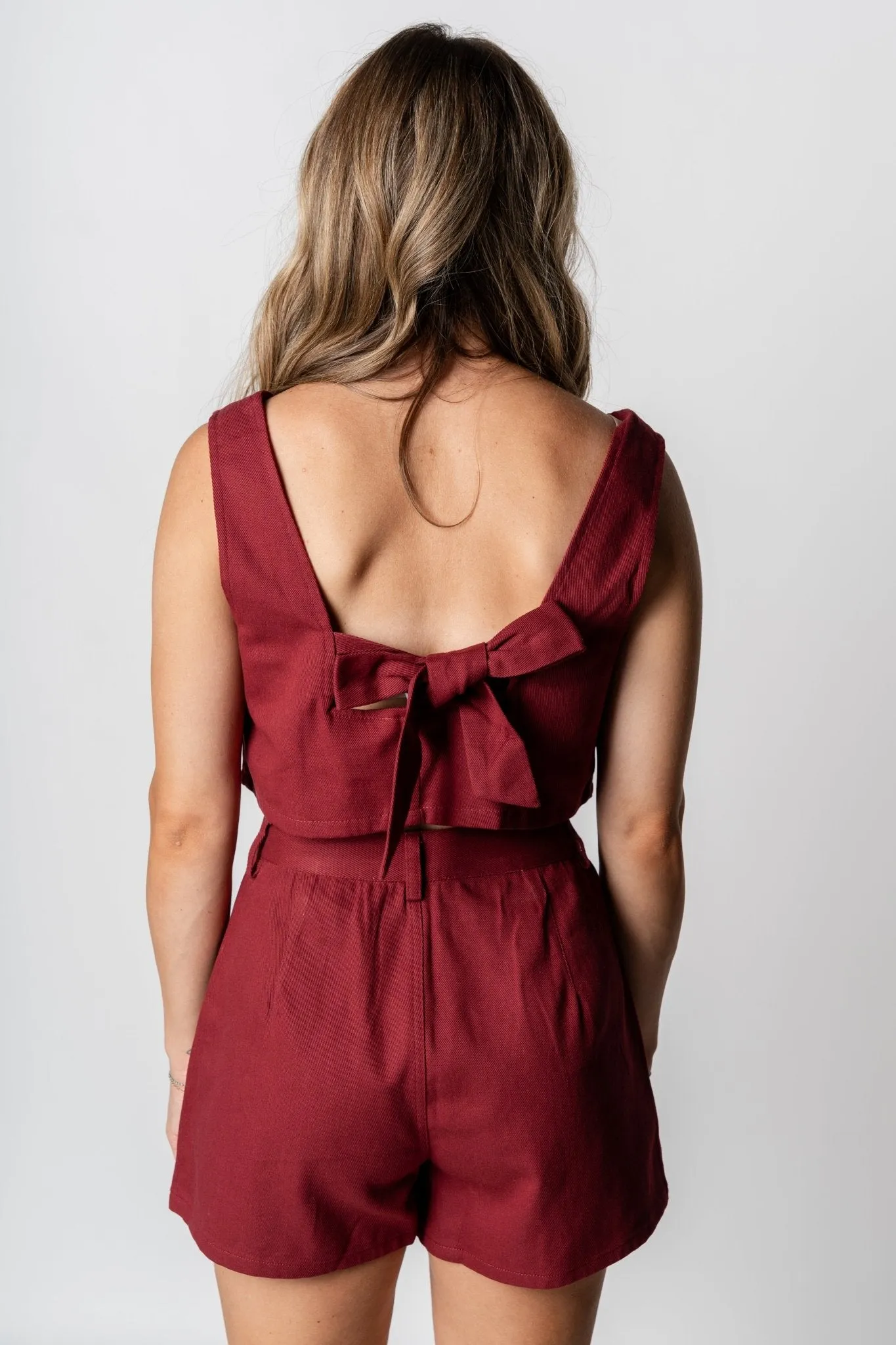Tie back crop tank top burgundy